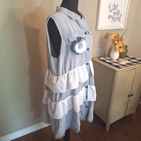 Sleeveless Denim Chambray Dress Tiered Ruffles Big Flower Accent Sz XL - Picture 3 of 16